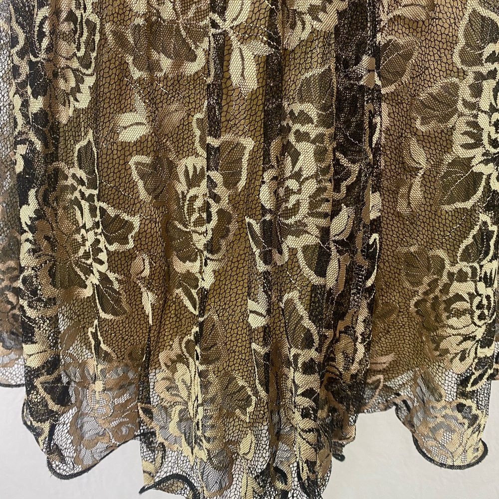 Atarid state size Medium ,black and Gold dress - Picture 6 of 9